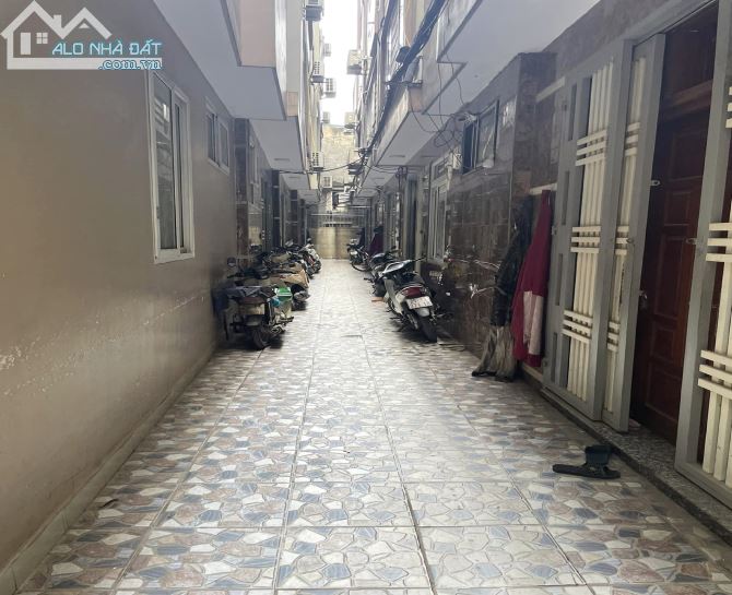 Bán Nhà Ngõ 77 Xuân La, Vị Trí Đẹp Nhà Mới Nở Hậu, 35m2, 5T, MT5,7m, 5,9 Tỷ
