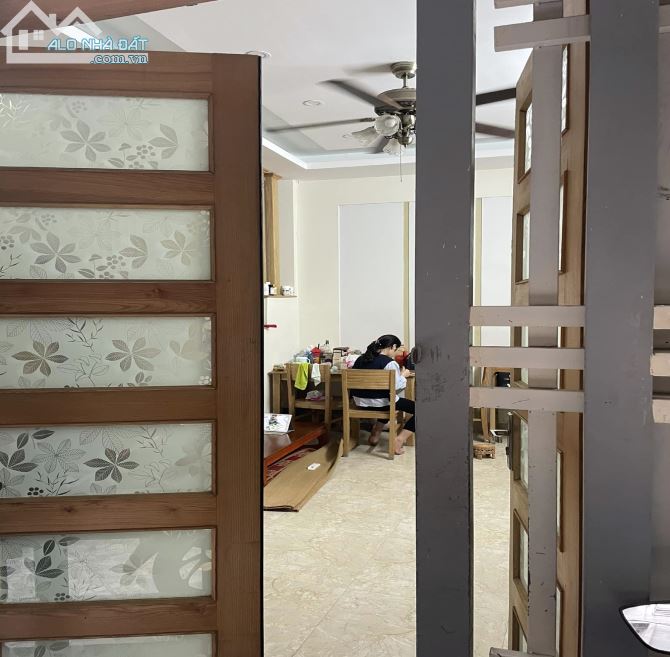 Bán Nhà Ngõ 77 Xuân La, Vị Trí Đẹp Nhà Mới Nở Hậu, 35m2, 5T, MT5,7m, 5,9 Tỷ - 1