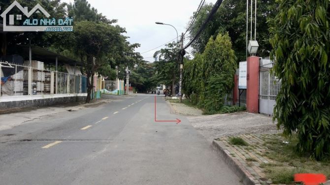 Biệt thự 32x50 đang kinh doanh Rạng Đông Sport MT đường Einstein P.Bình Thọ Tp Thủ Đức - 1