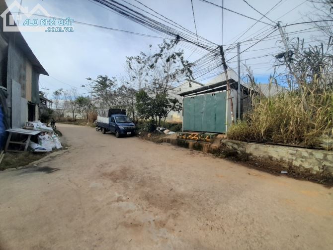 Bán đất sổ riêng 572m trung tâm P7 gần mặt tiền đường nhựa chính