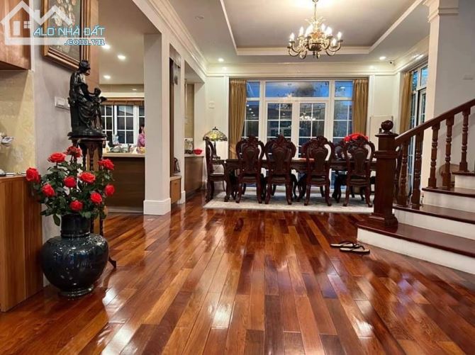 Bán nhà 5 tầng mặt phố Trịnh Công Sơn, kinh doanh, vỉa hè, ô chờ thang máy, giá 42.5 tỷ. - 1
