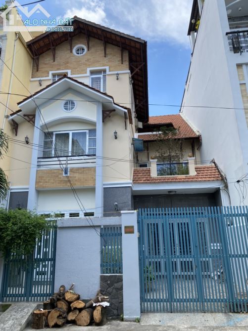 Siêu phẩm biệt thự 9x19m (153m2) trệt 3 lầu, đường Lạc Long Quân, Q11