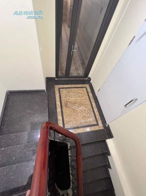 BÁN TOÀ NHÀ 10 TẦNG MẶT PHỐ VƯơNG THỪA VŨ 250M2- GIÁ 79 Tỷ. VĂN PHÒNG- SHOWROOM - VỈA HÈ - 2