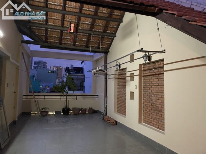 Siêu phẩm biệt thự 9x19m (153m2) trệt 3 lầu, đường Lạc Long Quân, Q11 - 4