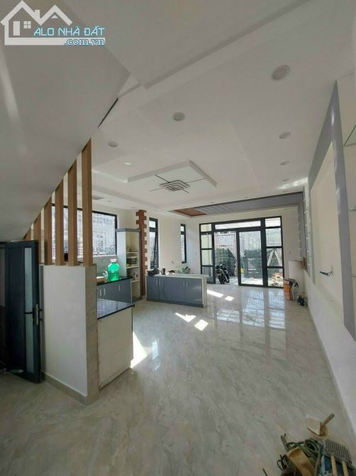 🏆  Bán nhà đẹp đường Nguyễn Siêu, giá 6,8 tỷ