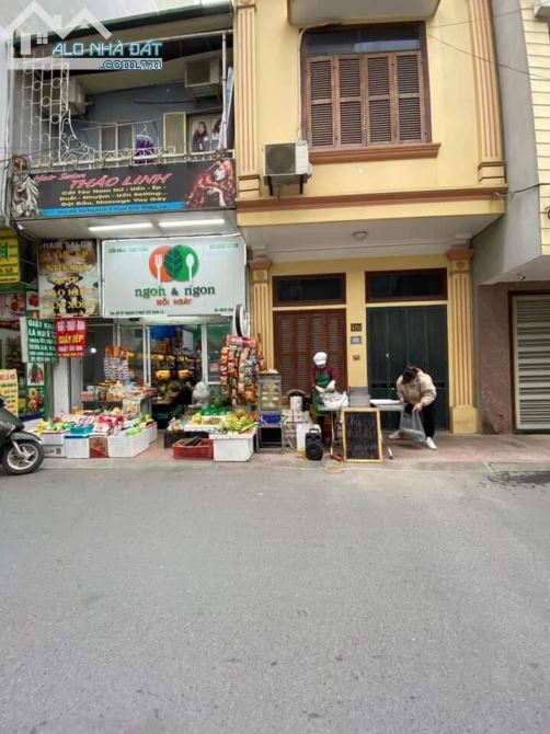 Bán nhà phố Xuân La, Tây Hồ, DT 33m2, MT 4m, kinh doanh cực tốt, giá 10,95 tỷ.