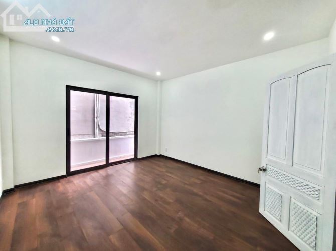 HIẾM, bán nhà, KHU PHÂN LÔ. VŨ TRỌNG KHÁNH. 45m2 x 7 tầng x 4,5m Mặt tiền.