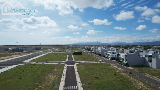 Cần bán lô góc Phan Chu Trinh đường 42m LK Phú Thạnh giá sập hầm - 1