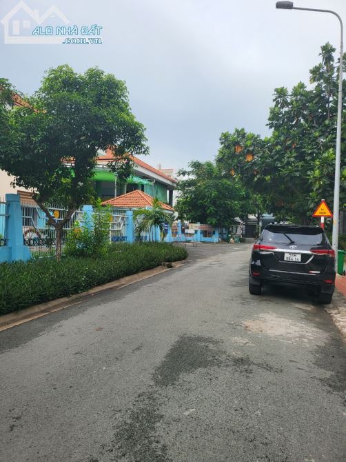 Định cư bán gấp Biệt Thự 3 tầng đẹp đường Lương Định Của, An Phú, 26 Tỷ - 1