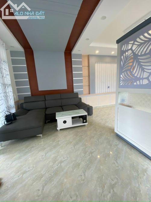 🏆  Bán nhà đẹp đường Nguyễn Siêu, giá 6,8 tỷ - 2