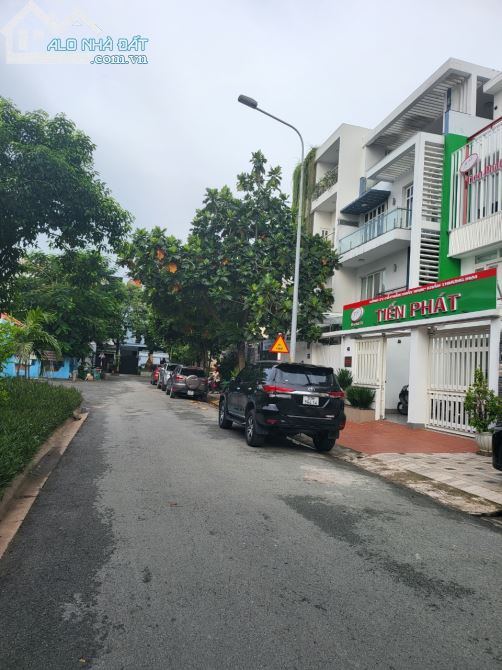 Định cư bán gấp Biệt Thự 3 tầng đẹp đường Lương Định Của, An Phú, 26 Tỷ - 3