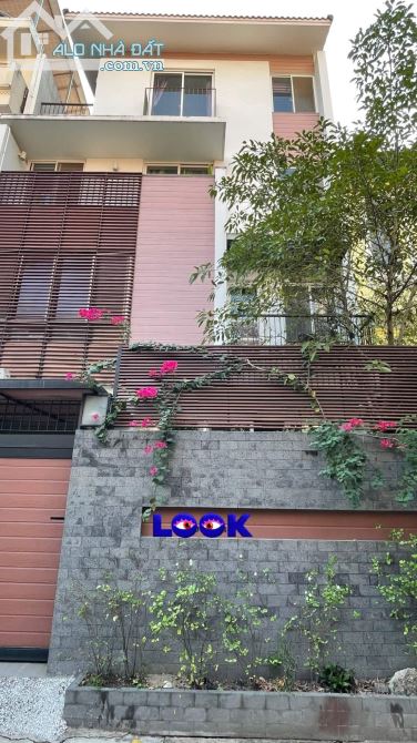 Định Cư Bán Biệt Thự 4 Tầng cực đẹp đường Quốc Hương Thảo Điền 350m2 - 3