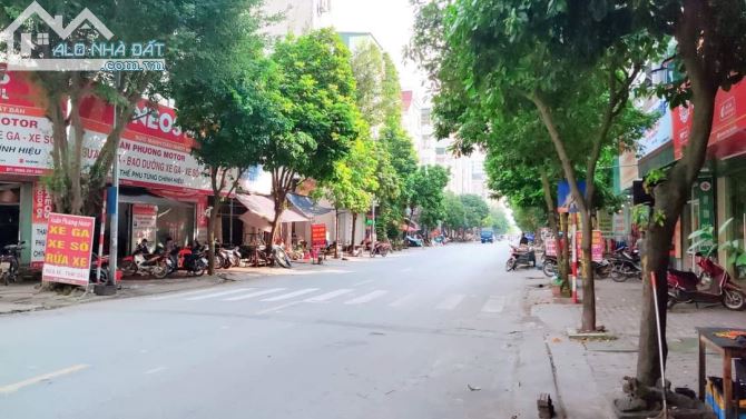 Lê Xuân Điệp( hoàng công) 50m mt4m 6tầng kinh doanh đỉnh Thang máy