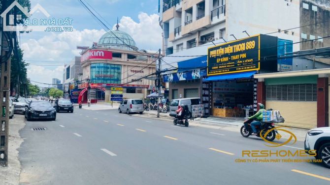 Bán nhà 2 lầu đường Phạm Văn Thuận, 7,5x38= 268m2. Ngay Coopmark. Giá 28,5 tỷ - 3