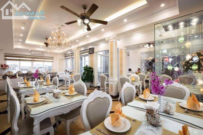 Cần bán hotel mặt phố Lý Thường Kiệt - tiêu chuẩn 4 sao thiết kế đẳng cấp 1268m2 - 18 tầng - 4