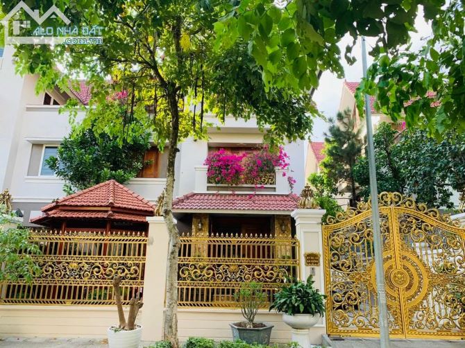 Bán gấp BIỆT THỰ KĐT Dương Nội, SIÊU VIP, 220M2, 5 TẦNG. chỉ 33.5 tỷ
