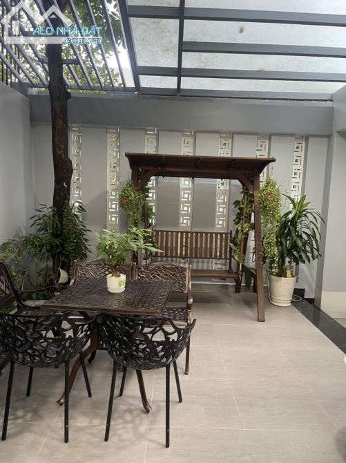Bán biệt thự cao cấp đường số khu dân cư Tấn Trường Quận 7, DT:  9 * 18m,giá 27.5 tỷ - 1