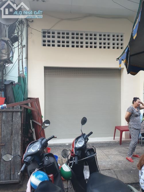[Q.5] Kẹt tiền !!! bán gấp nhà MT phùng hưng – P14 - dt: 68m² - giá 8,2 tỷ - 2 lầu. - 2