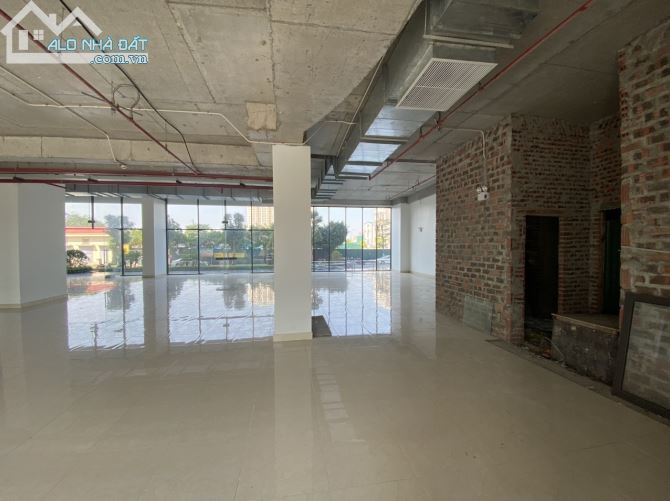 Cho thuê MBKD phố Láng Hạ 250m2 MT9.2m Giá 80tr Mô hình sạch sẽ