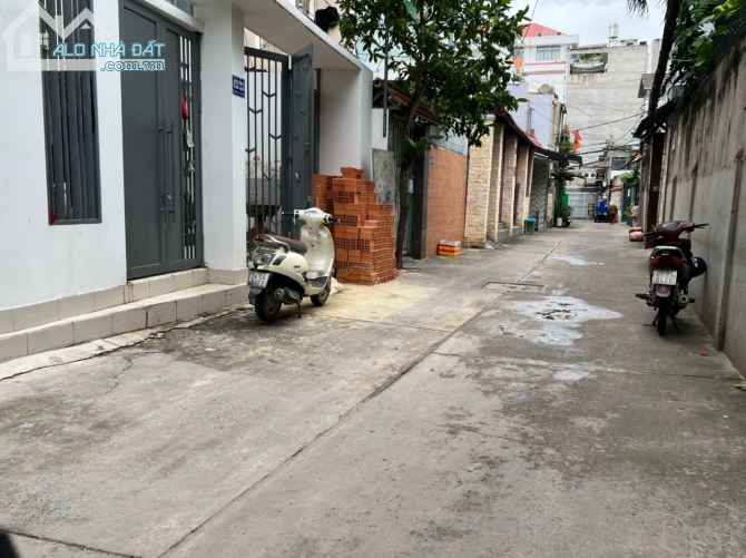 Căn Góc 2 Mặt Tiền Thuận Tiện Xây Mới, Ngay Ung Văn Khiêm 4.55 x 20m Vuông Vức.