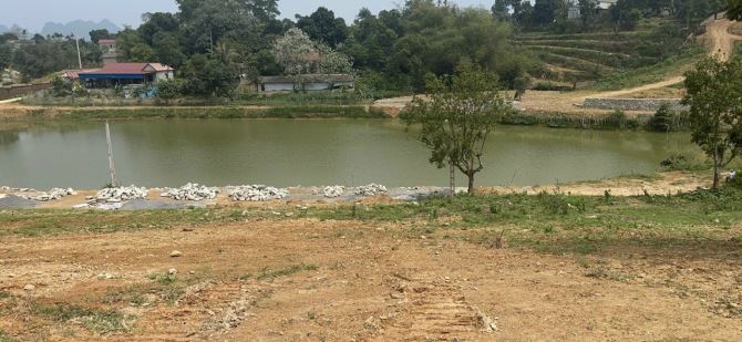 Chính chủ gửi bán 1250m2 có  200m2 thổ cư .  bám hồ khu trung tâm Đồng Chanh – Lương Sơn - 3
