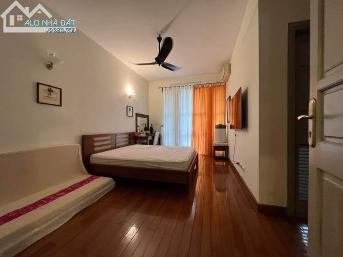 BÁN SIÊU BIỆT THỰ 4TẦNG X 400M2 4 MẶT THOÁNG NGOẠI GIAO ĐOÀN  - 2 MẶT ĐƯỜNG Ô TÔ - 3