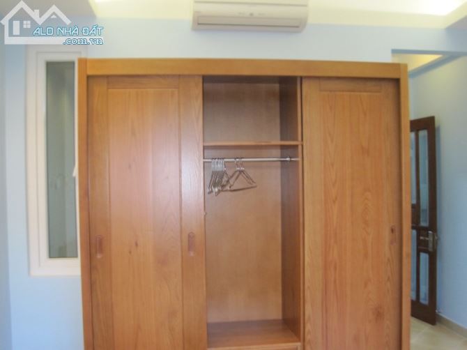 Cho thuê căn hộ chung cư thang máy đủ tiện nghi phố Đào Tấn, gần Nguyễn Khánh Toàn. - 3