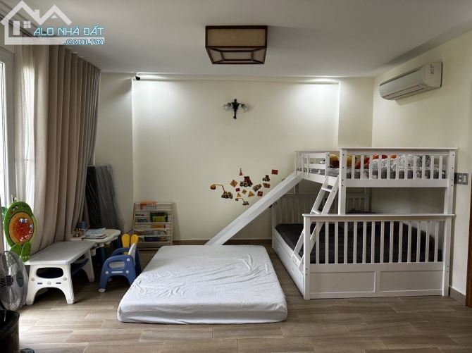 Cần bán biệt thự Thảo Điền đẹp như hình, 7x20m, 3 tầng+ sân thượng view cực chill, 40 tỷ ( - 3