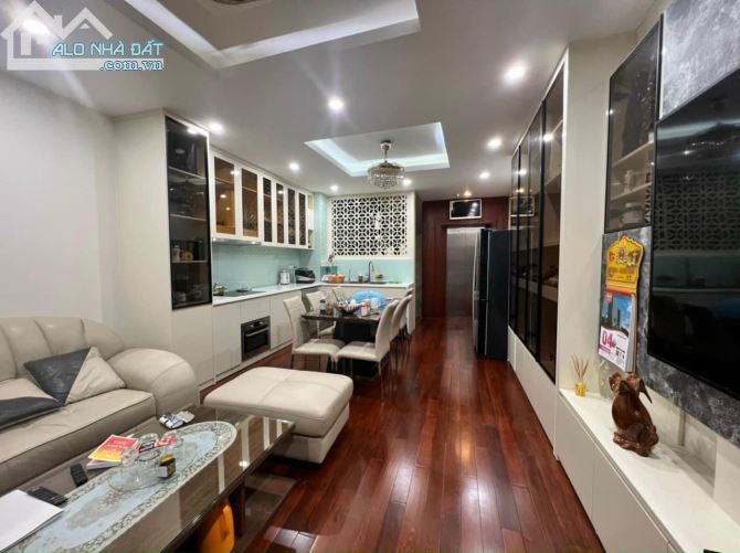 SIÊU PHẨM ĐỘI CẤN BA ĐÌNH - NHÀ ĐẸP GARA THANG MÁY VÀI BƯỚC RA PHỐ - 46m2 7 TẦNG - 1