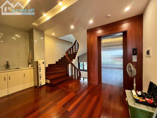 SIÊU PHẨM ĐỘI CẤN BA ĐÌNH - NHÀ ĐẸP GARA THANG MÁY VÀI BƯỚC RA PHỐ - 46m2 7 TẦNG - 2