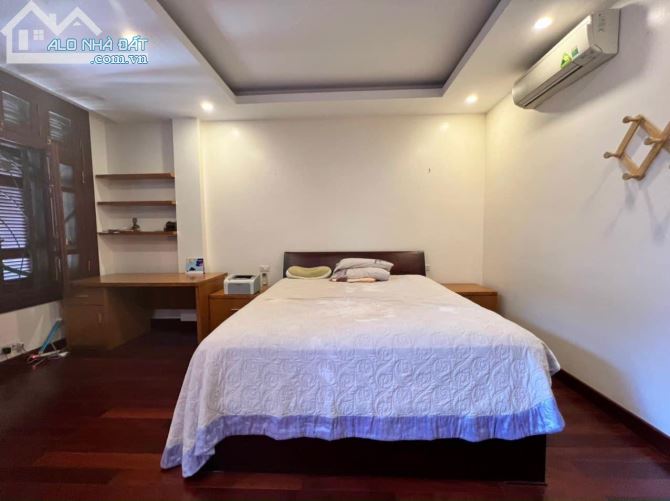 SIÊU PHẨM ĐỘI CẤN BA ĐÌNH - NHÀ ĐẸP GARA THANG MÁY VÀI BƯỚC RA PHỐ - 46m2 7 TẦNG - 4