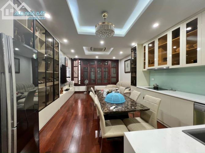 SIÊU PHẨM ĐỘI CẤN BA ĐÌNH - NHÀ ĐẸP GARA THANG MÁY VÀI BƯỚC RA PHỐ - 46m2 7 TẦNG - 5