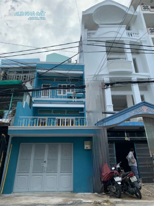 MT Phan Xích Long, 98m2 sàn, nhà mới,tặng nội thất