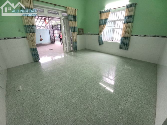 BÁN RẺ NHÀ ĐẤT TÂN HIỆP SỔ HỒNG RIÊNG THỔ CƯ ĐƯỜNG NHỰA 5m, SÂN ĐẬU 3 OTO - 4