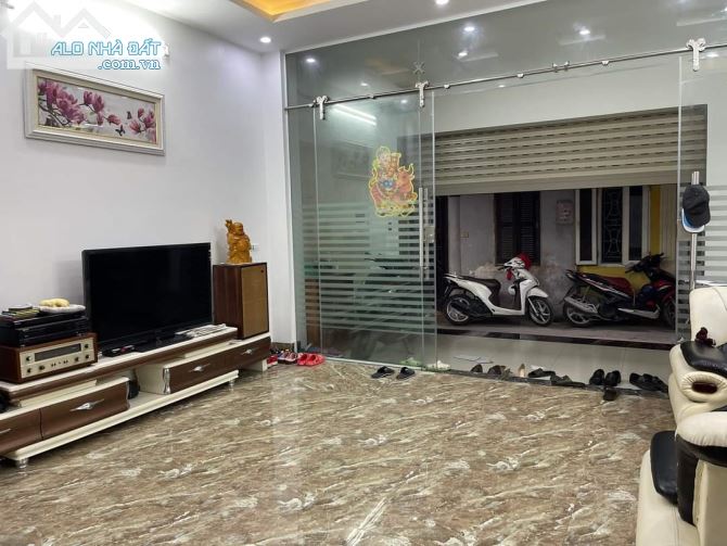 Bán nhà Tôn Đức Thắng chủ tự xây 7 tầng thang máy dt 70m2 mặt tiền 6,3m nhỉnh 9 tỷ