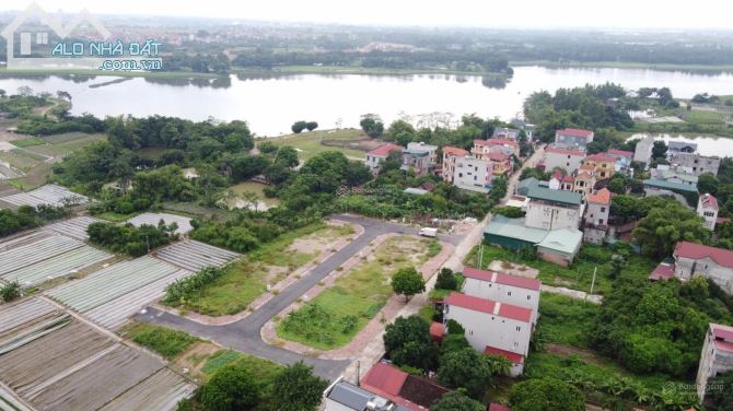 BÁN ĐẤT GẦN ĐẦM VÂN TRÌ ĐÔNG ANH 120M LÔ GÓC VIEW ĐẦM