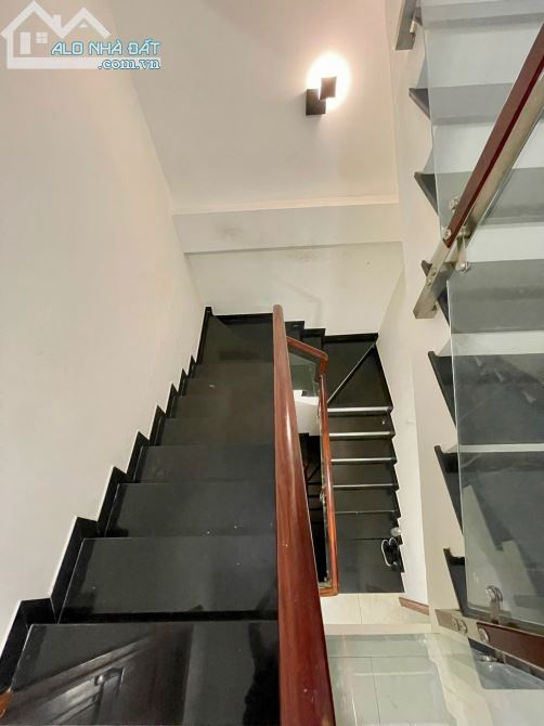 Bán nhà MT đường An Dương Vương Quận, P4, 5. DT: 4x15m, trệt 3 lầu giá 33 tỷ TL - 1