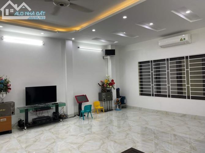 Bán nhà Tôn Đức Thắng chủ tự xây 7 tầng thang máy dt 70m2 mặt tiền 6,3m nhỉnh 9 tỷ - 1