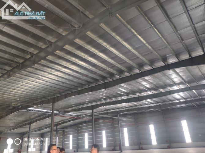 Cho thuê 2 xưởng  DT 2000m2, 3500m2  ở đường 5, đủ tiêu chuẩn PCCC, trạm điện 500