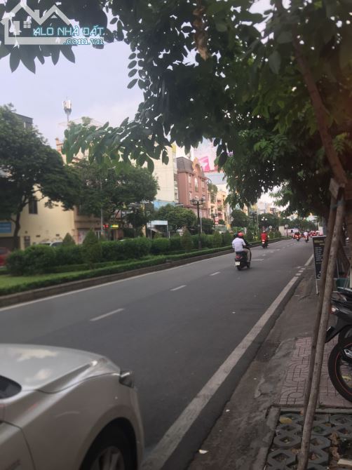 Bán nhà MT phan xích long P2 Phú Nhuận. DT8X18M, 3Tầng giá 55 tỷ Đoạn đẹp nhất Pxl