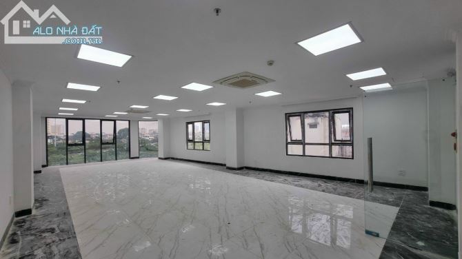 Gấp💥 Bán Toà Nhà Văn Phòng 9T Thang Máy- Phố Hoàng Quốc Việt 121M2- MT 6.2m- Giá 46.8 Tỷ - 1