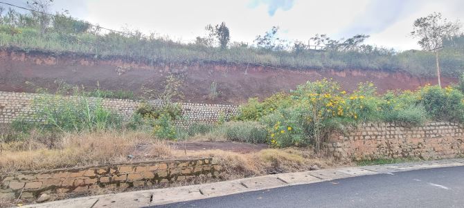 Bán lô đất xây dựng 89.7m² 👉 3ti1 chốt. View ngắm mây và đồi chề điện gió. Tại tp Đà Lạt. - 2
