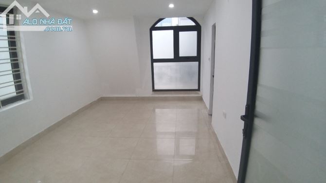 Cho thuê (CẢ NHÀ)LK Shophouse Tôn Thất ThuyếtDt 100m,1Hầm,1 lửng,5 tầng nổi,mt6m, Giá:55TR - 4
