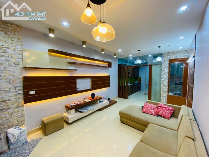 NHÀ ĐẸP Ở NGAY - LÊ TRỌNG TẤN THANH XUÂN - GẦN PHỐ Ô TÔ - PHÂN LÔ QUÂN ĐỘI - 45m2 5 TẦNG