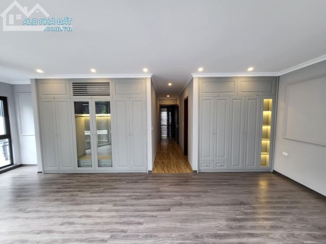 SIÊU PHẨM ĐỘI CẤN BA ĐÌNH -  NHÀ MỚI ĐẸP - GARA- NỘI THẤT THANG MÁY CAO CẤP - 80m2 8 TẦNG - 3