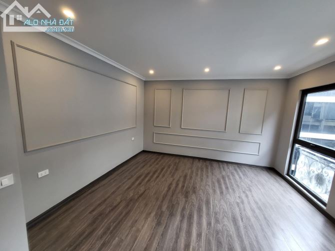 SIÊU PHẨM ĐỘI CẤN BA ĐÌNH -  NHÀ MỚI ĐẸP - GARA- NỘI THẤT THANG MÁY CAO CẤP - 80m2 8 TẦNG - 5
