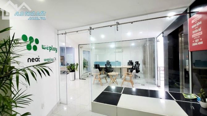 Cho thuê nhà HXT Nguyễn Hồng Đào, P.14, Q.TB, DT: 5x26m, 1 trệt 5 lầu, thiết kế VP.