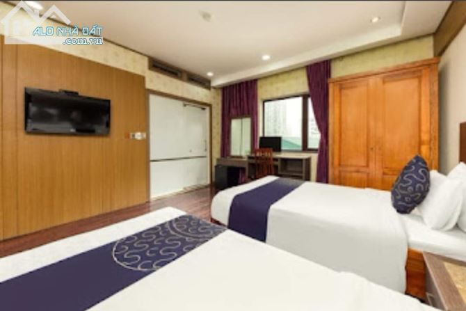 KHÁCH SẠN ĐẲNG CẤP CHÂU ÂU - 9 TẦNG THANG MÁY - DÒNG TIỀN KHỦNG 200m mt 10m chỉ 58 tỷ . - 4