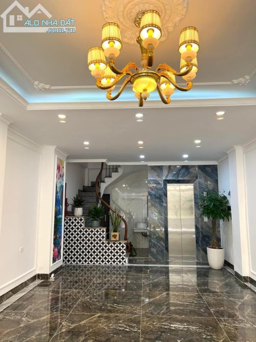 Nhà Phố Trần Duy Hưng 60m2*7 Nhà Mới Thang Máy Mặt Tiền 4.5m KD Giá 19.5 tỷ.