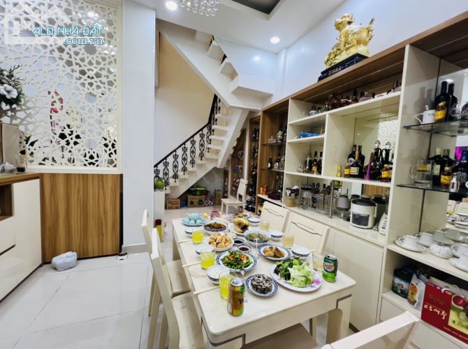 BÁN NHÀ MẶT TIỀN GÓC PHAN BỘI CHÂU - CHỢ BẾN THÀNH Q.1 - DT 4.5*20 - 4 TẦNG - GIÁ 61 TỶ - 2